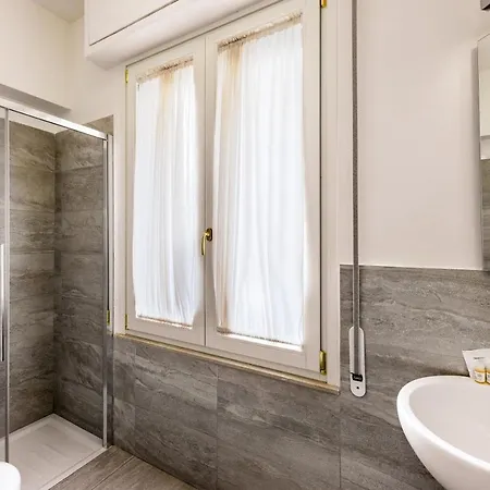 Myflorenceholiday Gold Bridge Apartment *