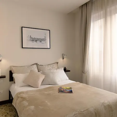 Myflorenceholiday Gold Bridge Apartment