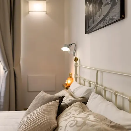 Myflorenceholiday Gold Bridge Apartment