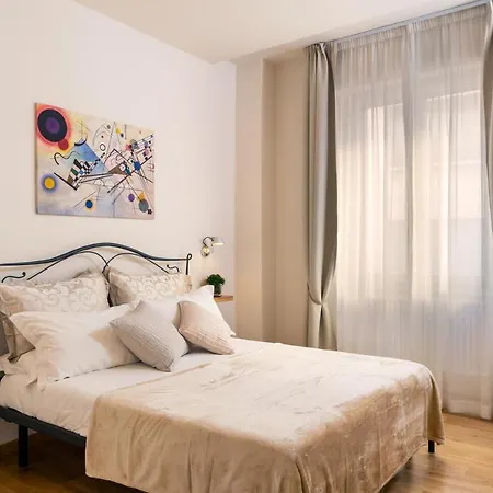 Myflorenceholiday Gold Bridge Apartment